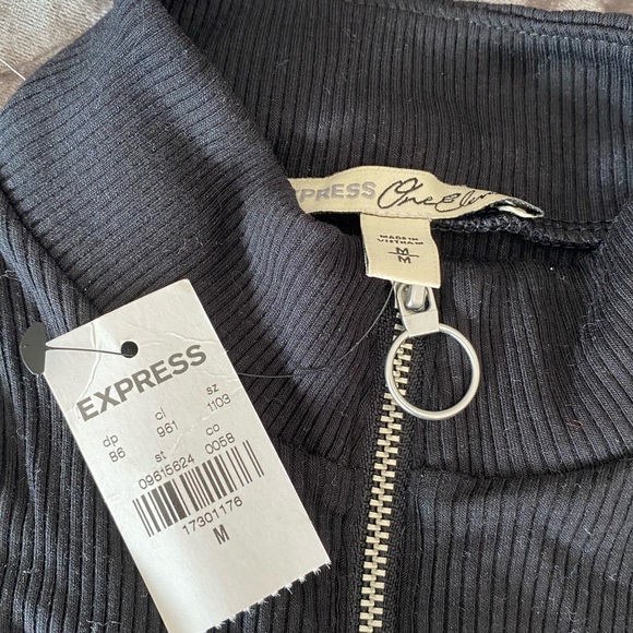 Express mock neck with zipper - Picture 2 of 2